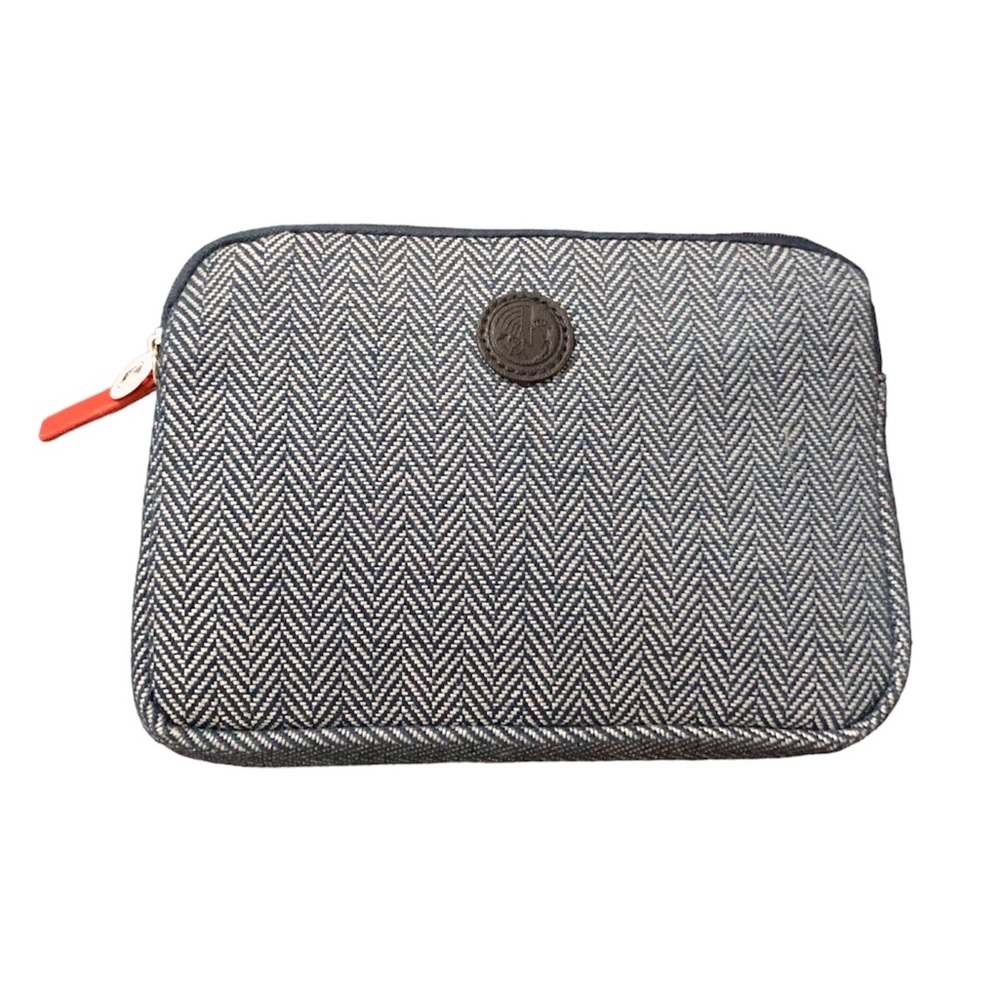 Air France new navy blue and white cloth business class zippered toiletry bag